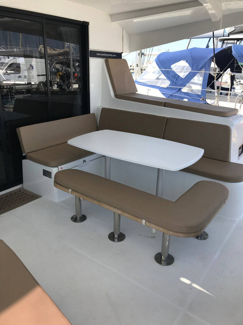 Lagoon 42 Aeolian Breeze