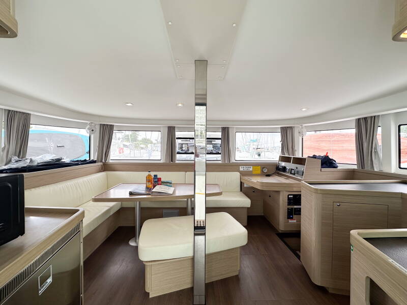 Lagoon 42 Island Riff