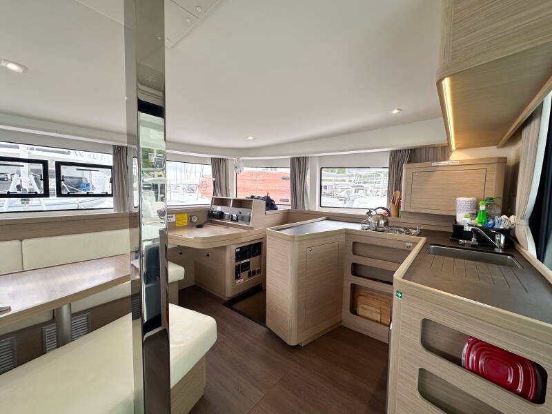 Lagoon 42 Island Riff