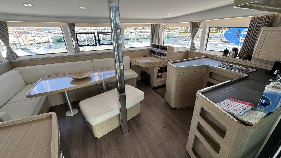 Lagoon 42 Skylight