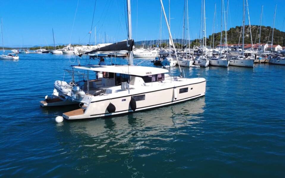 Lagoon 42 Bolubo