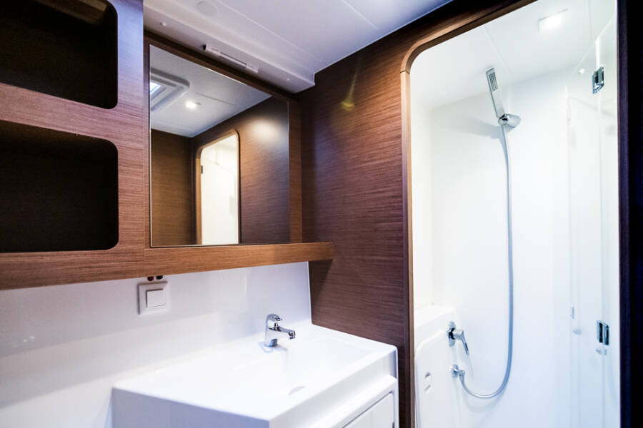 Lagoon 42 Blue Trident