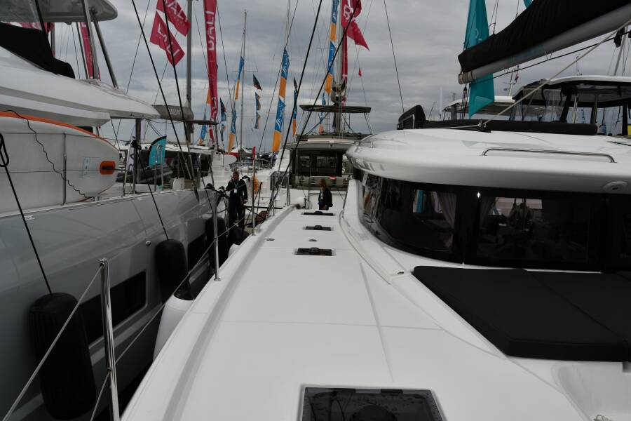 Lagoon 43 