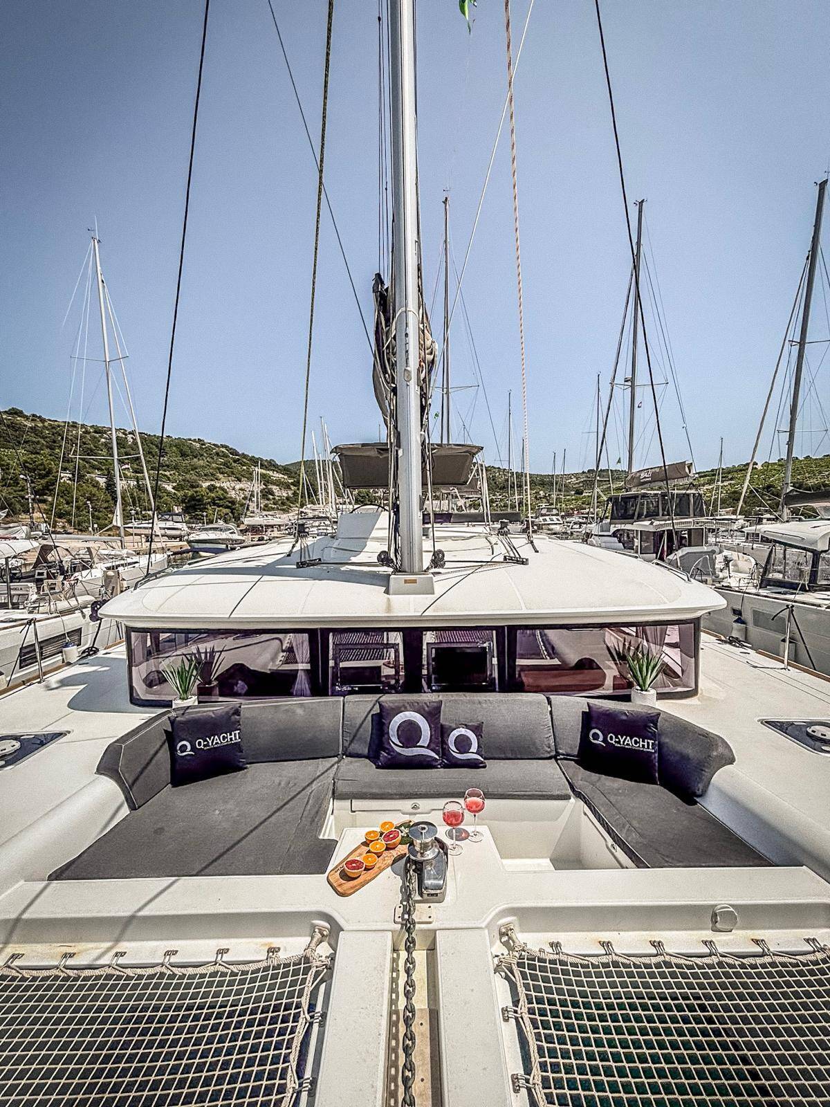 Lagoon 450 F Red Twin