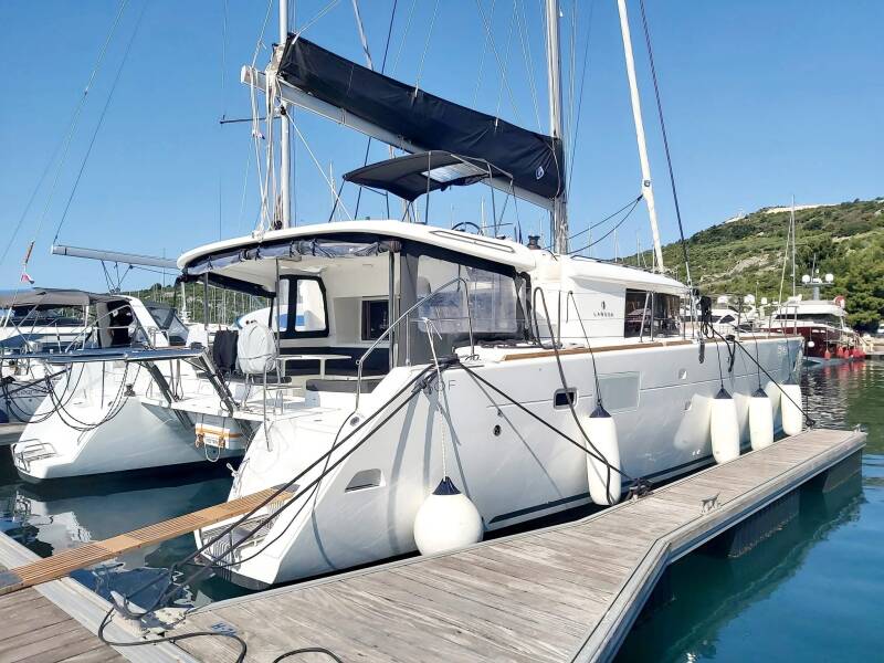 Lagoon 450 F Red Twin II