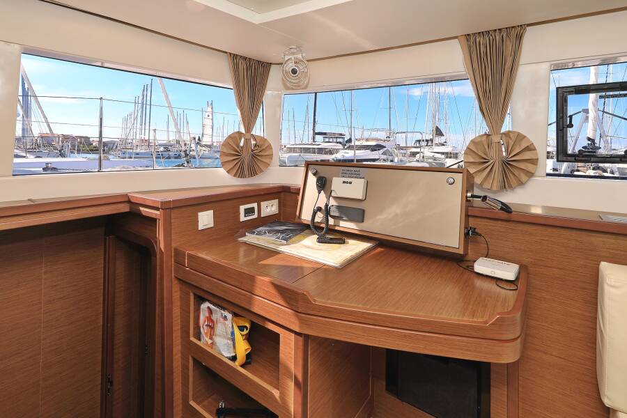 Lagoon 450 F Must Have