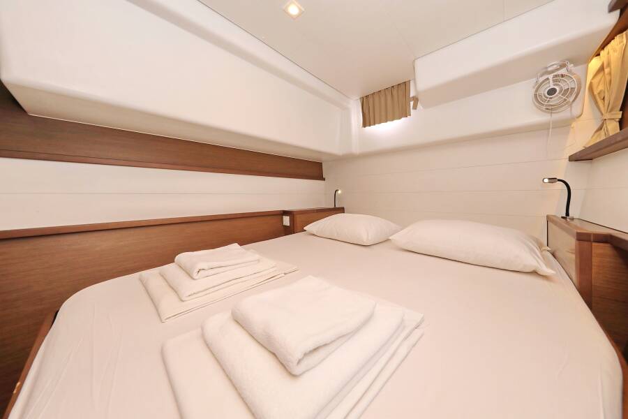 Lagoon 450 F Must Have