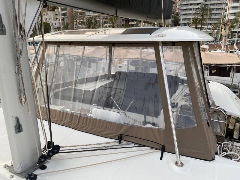 Lagoon 46 OW Chill Out