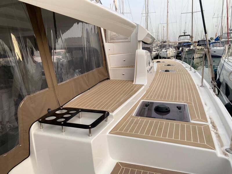 Lagoon 46 OW Chill Out