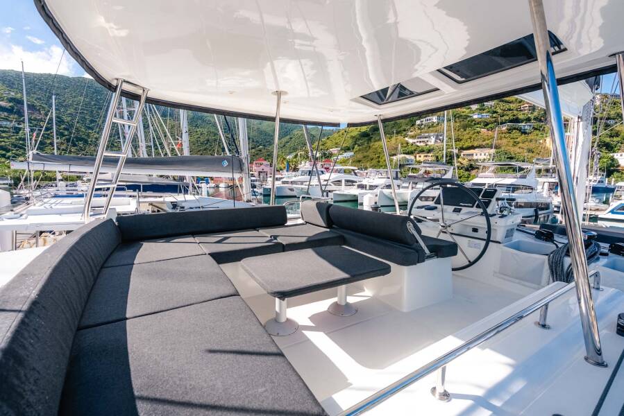 Lagoon 51 OW Moondance