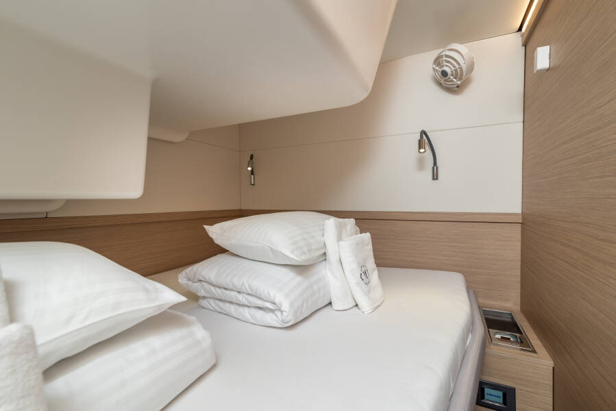 Lagoon 51 Moonshadow