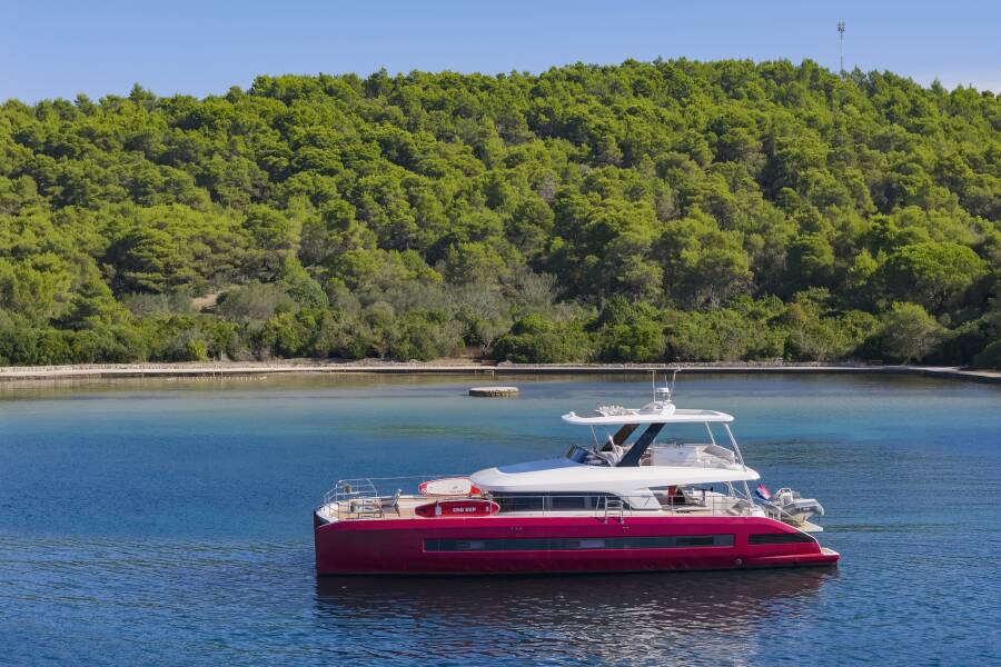 Lagoon Sixty 7 Mastermind