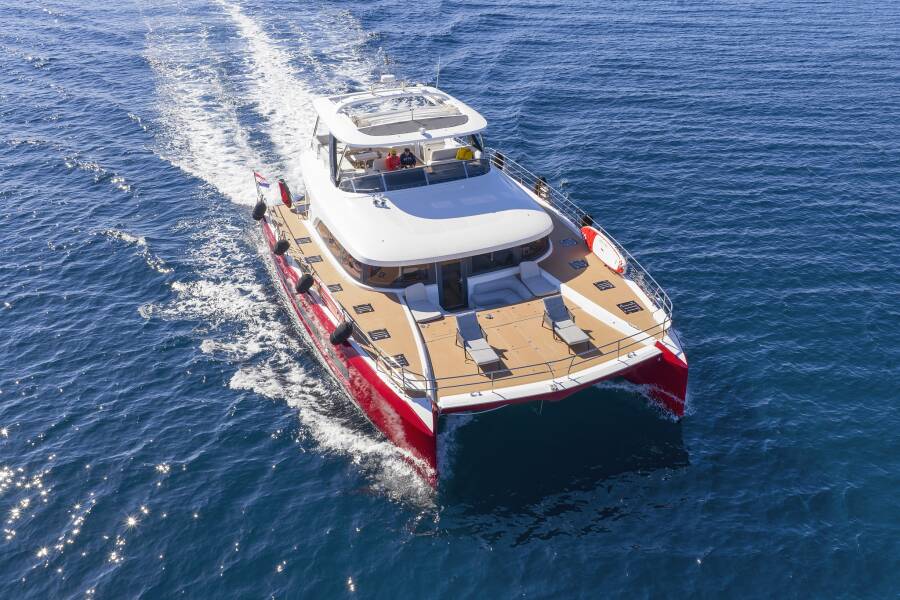 Lagoon Sixty 7 Mastermind