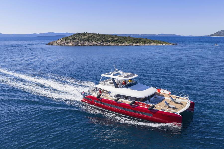 Lagoon Sixty 7 Mastermind