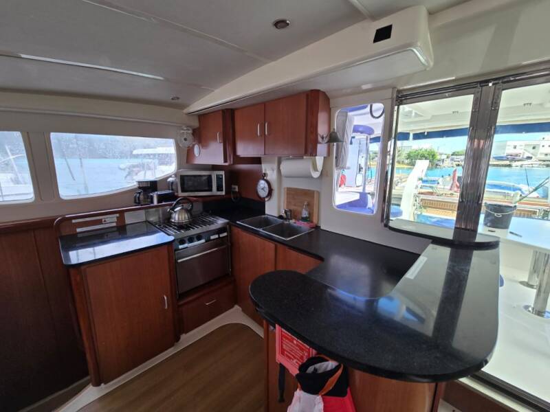 Leopard 46 Moko Jumbie