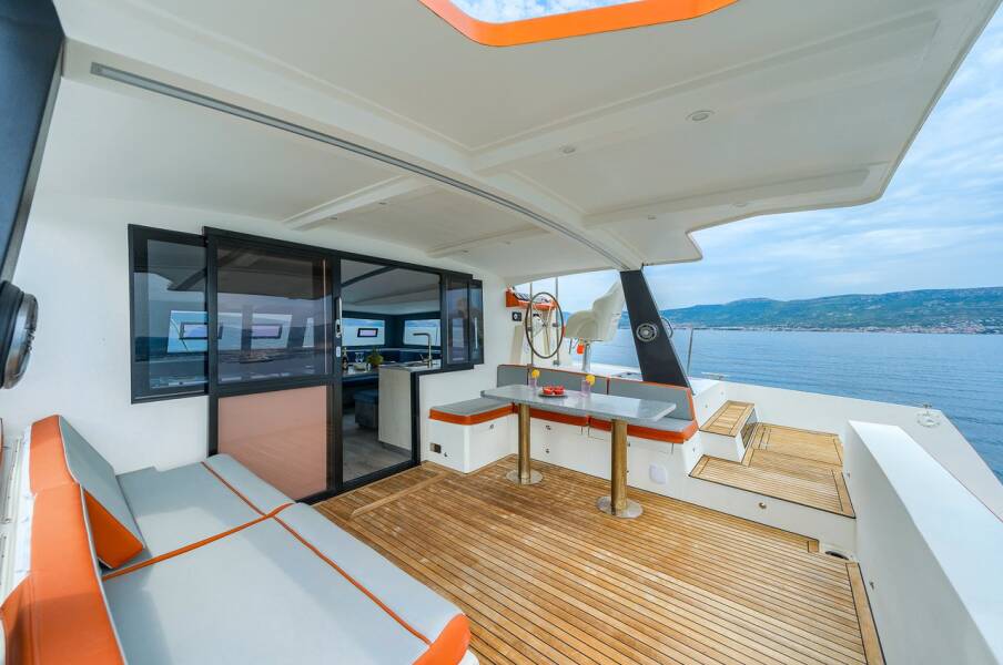 Luna 47 Power Orange