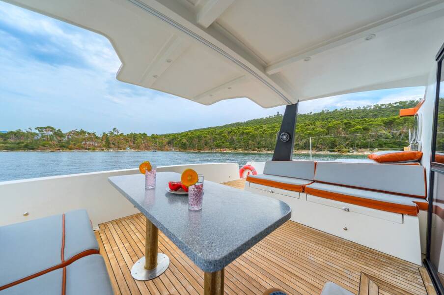 Luna 47 Power Orange