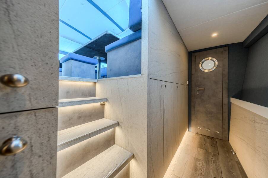 Luna 47 Power Orange