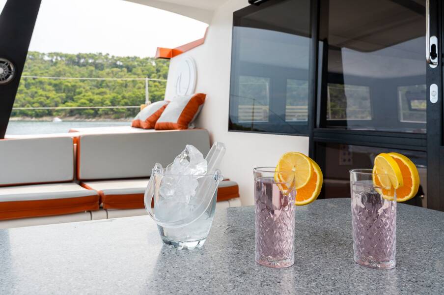 Luna 47 Power Orange