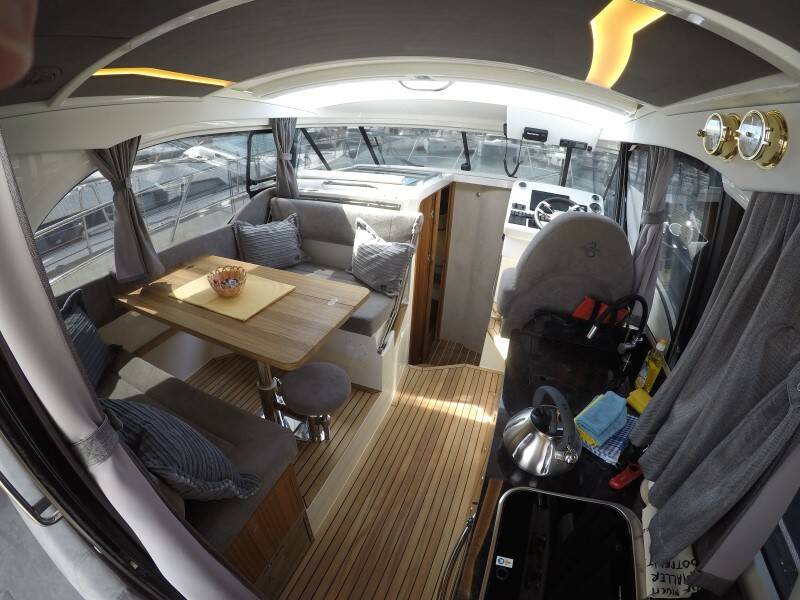 Marex 330 Scandinavia Malinkonija