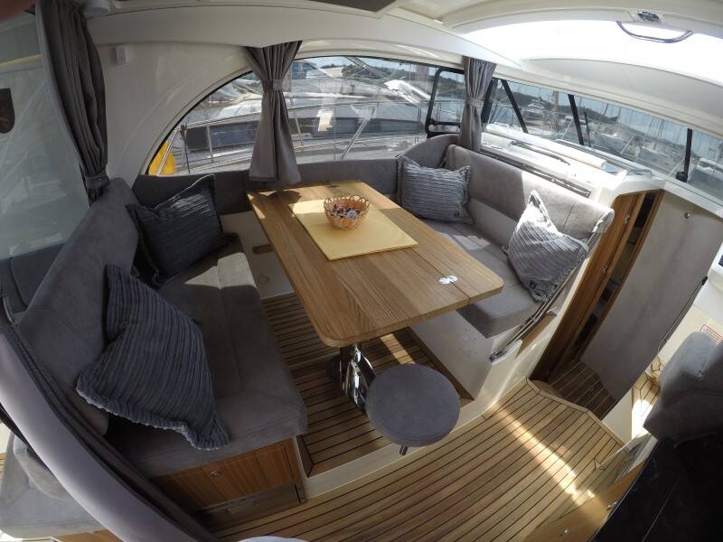 Marex 330 Scandinavia Malinkonija