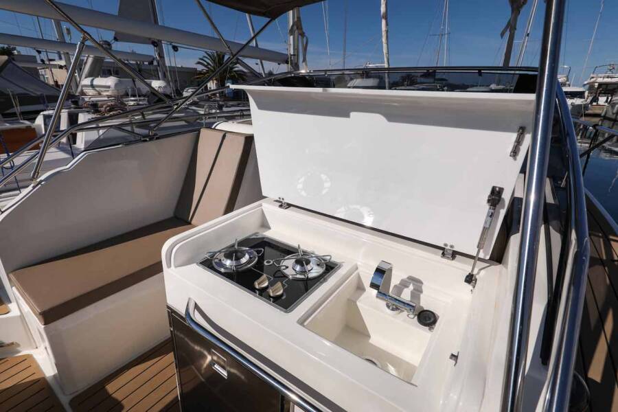 Nuva M9 Cabin Babac