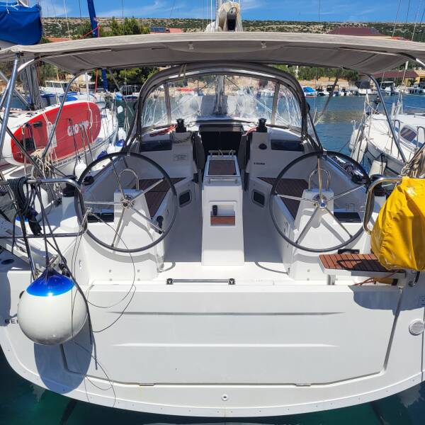 Oceanis 34.1 Sailing Spirit