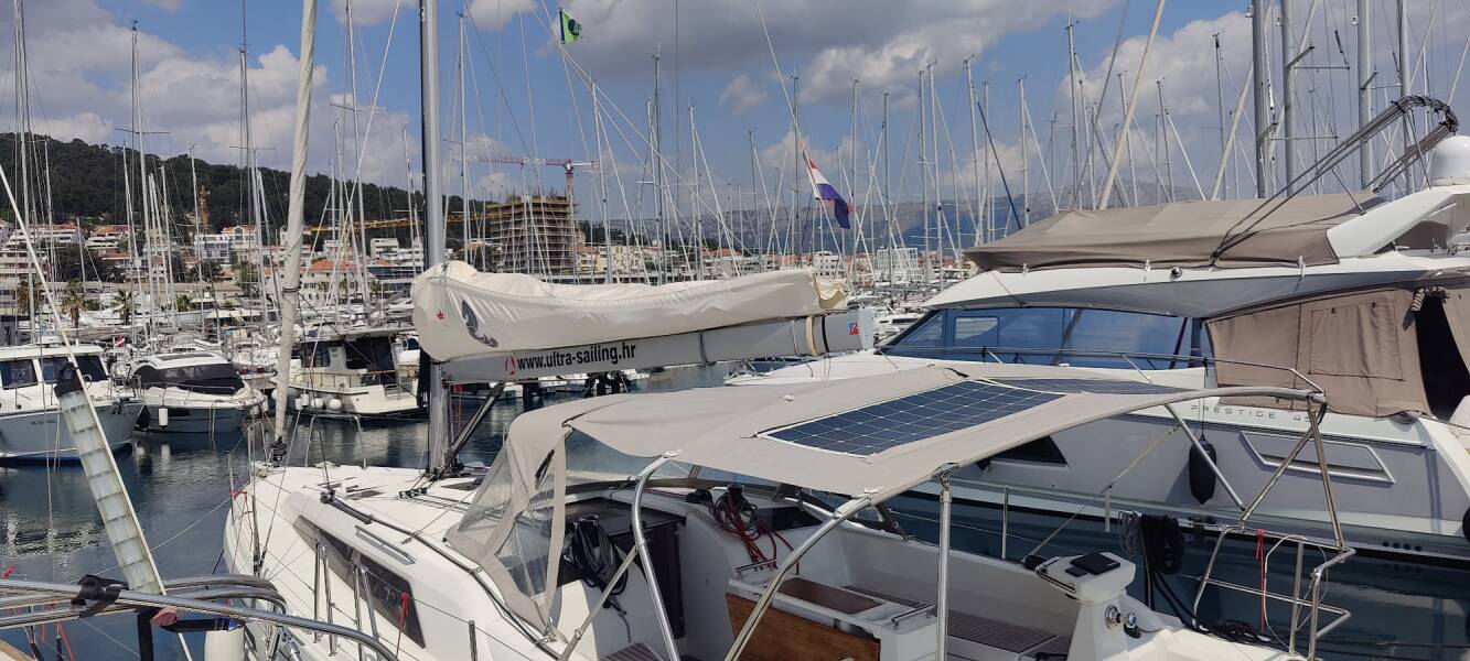 Oceanis 37.1 Breeze