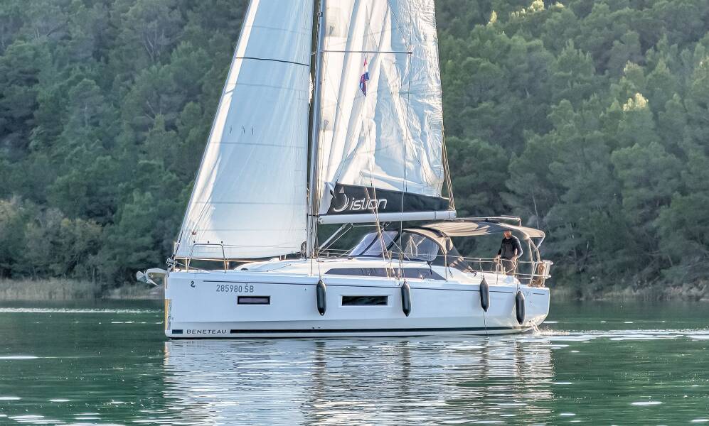 Oceanis 37.1 First Dream