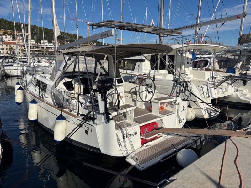 Oceanis 38.1 Eleven