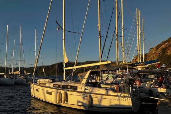 Oceanis 38.1 Ida
