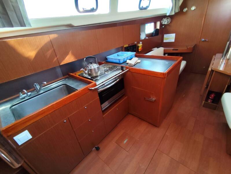 Oceanis 41.1 KESTREL
