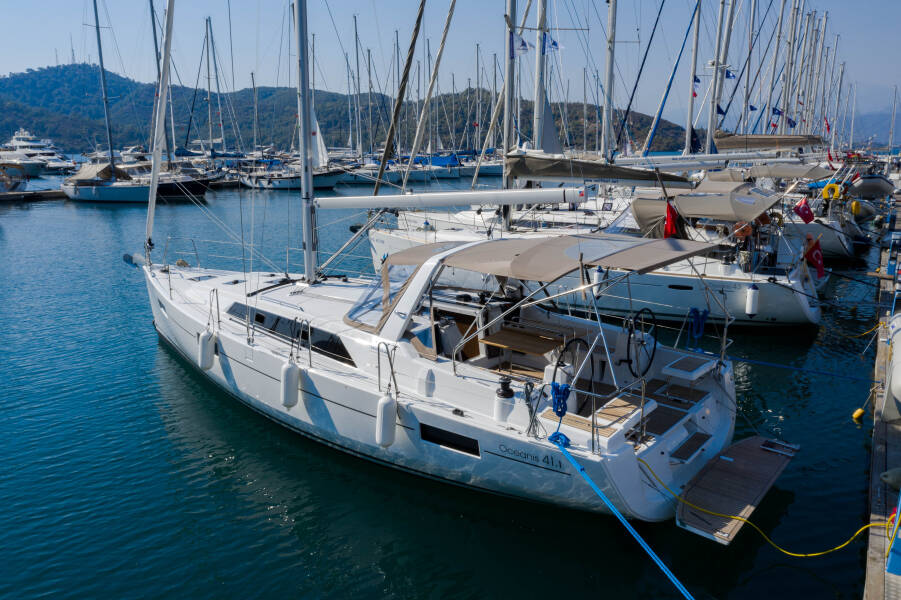 Oceanis 41.1 Sail Orion