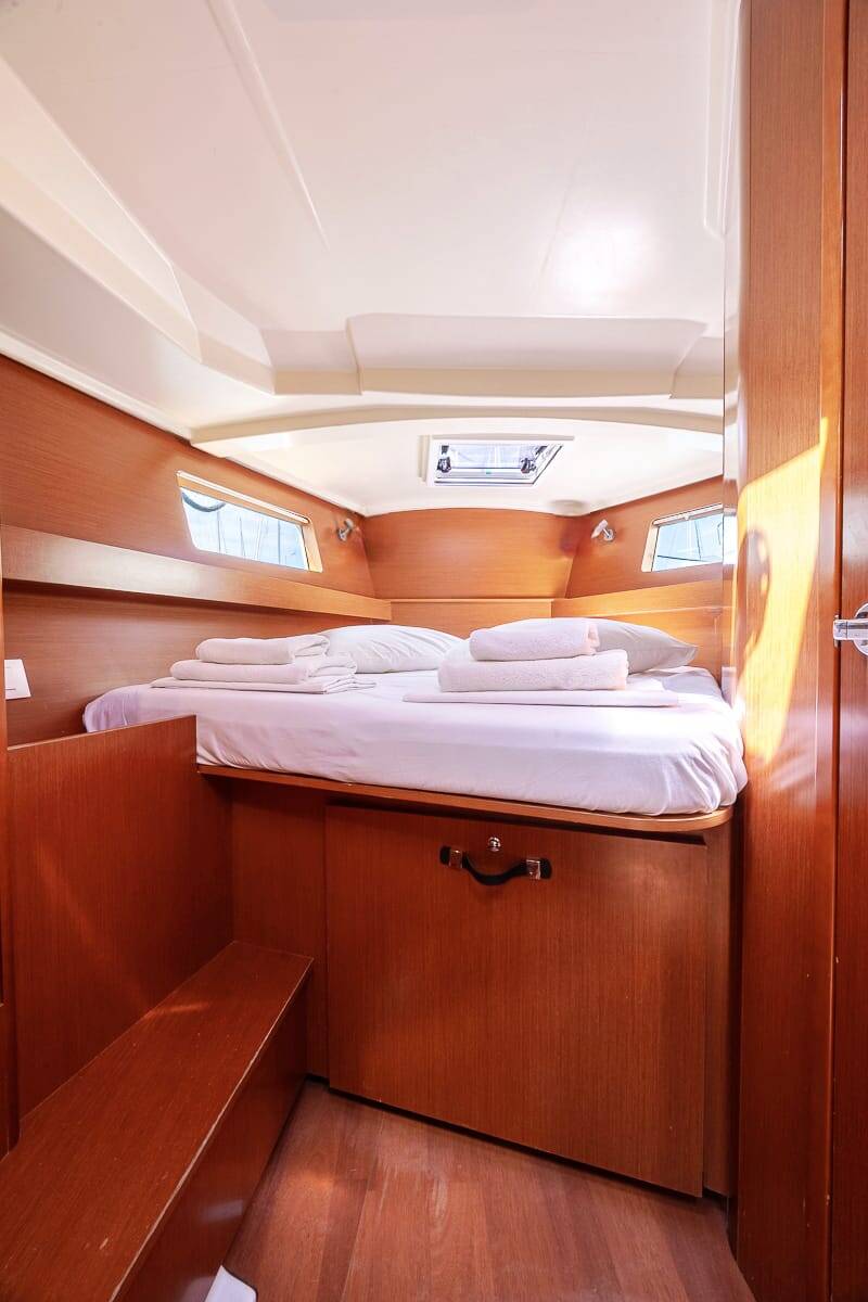 Oceanis 41.1 Black Lion