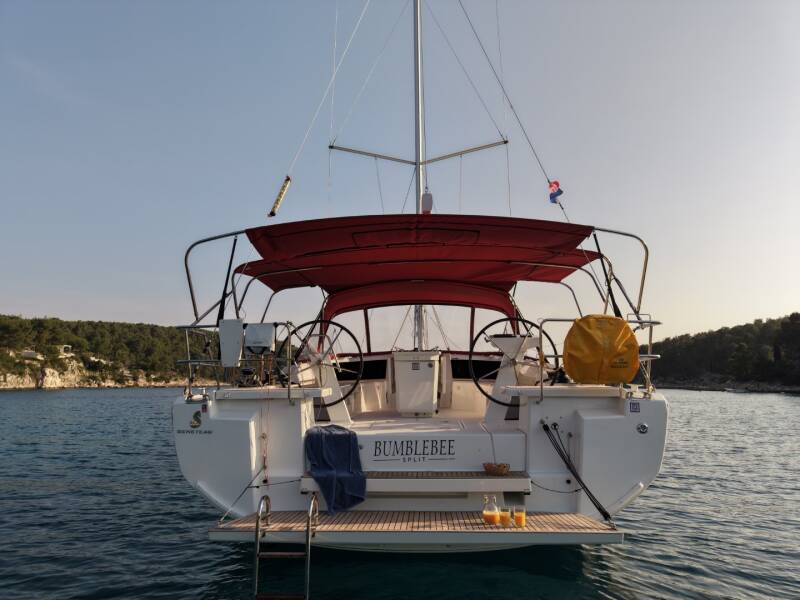 Oceanis 46.1 Bumblebee