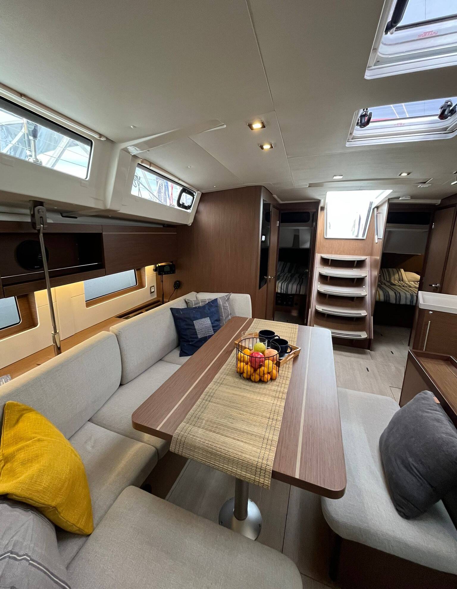 Oceanis 46.1 Blue sky