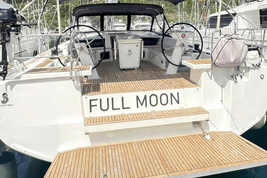 Oceanis 51.1 Full Moon