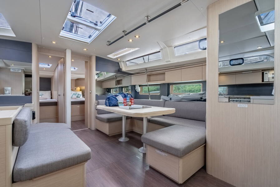 Oceanis 51.1 Sunday Girl