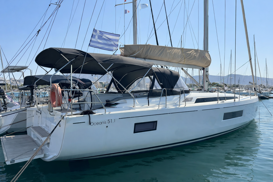 Oceanis 51.1 Velvet Dice