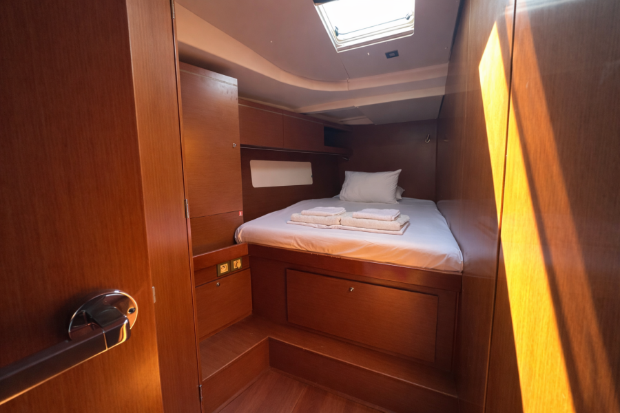 Oceanis 51.1 Velvet Dice