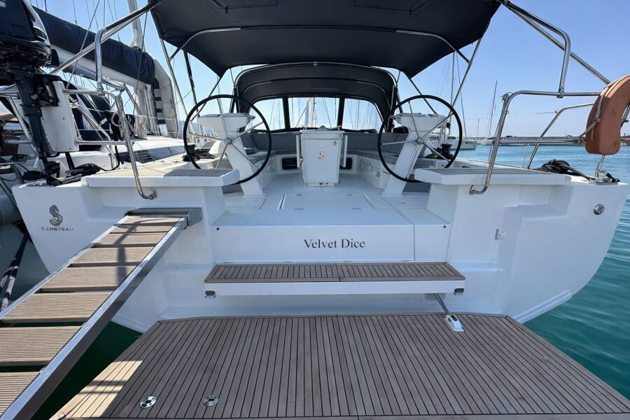 Oceanis 51.1 Velvet Dice