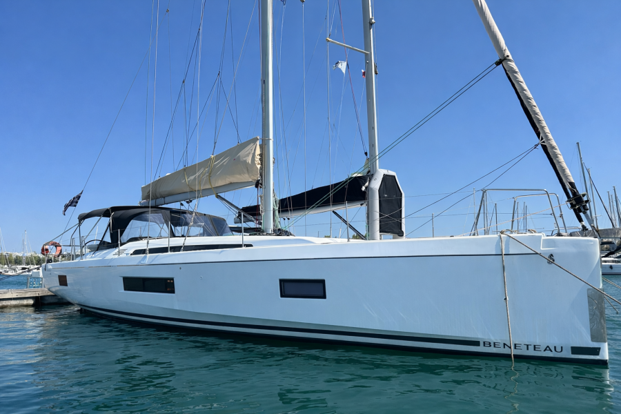 Oceanis 51.1 Velvet Dice