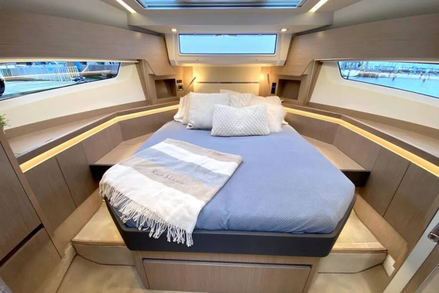 Sealine F430 Tireless Too