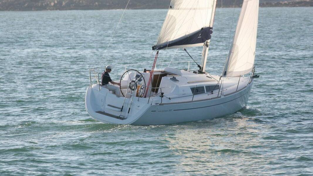 Sun Odyssey 30i Lightning