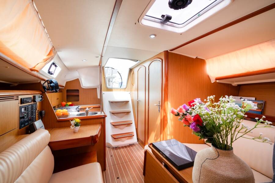 Sun Odyssey 32i Regina IV