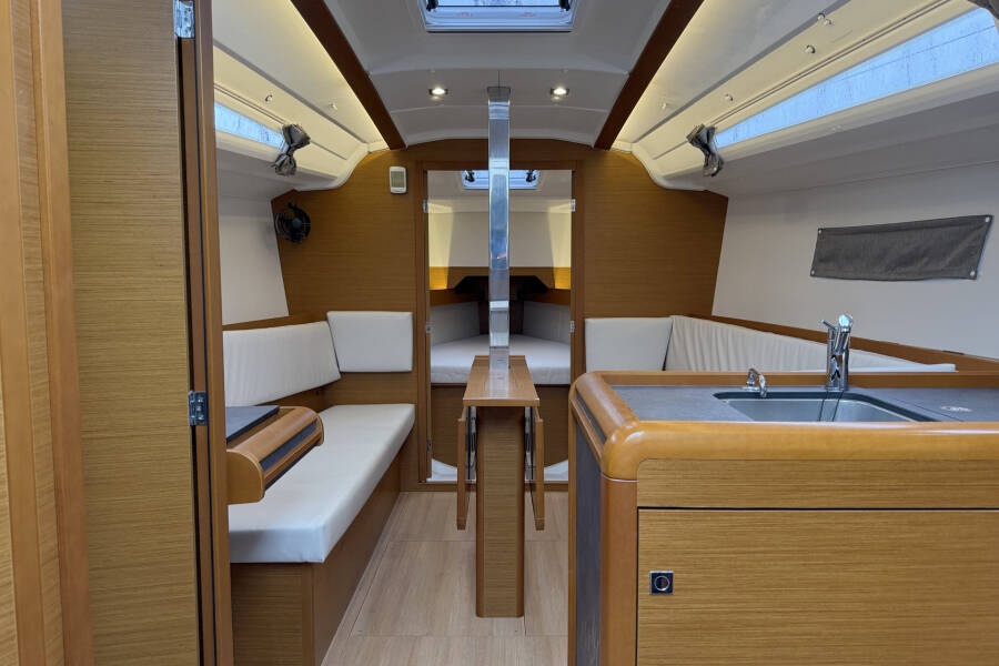 Sun Odyssey 349 Ana