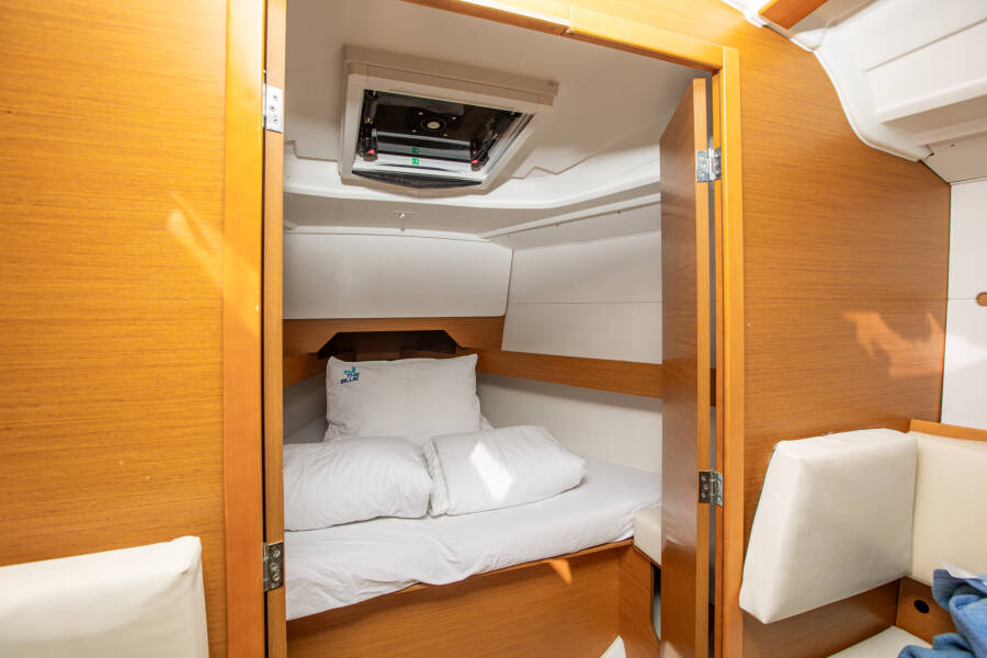 Sun Odyssey 349 Gin Tonic