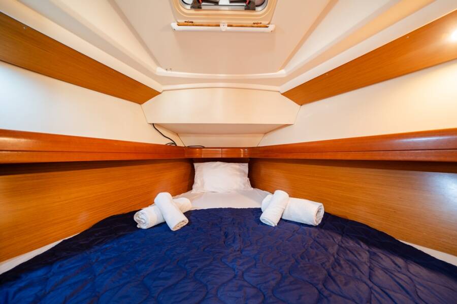 Sun Odyssey 36i Dione