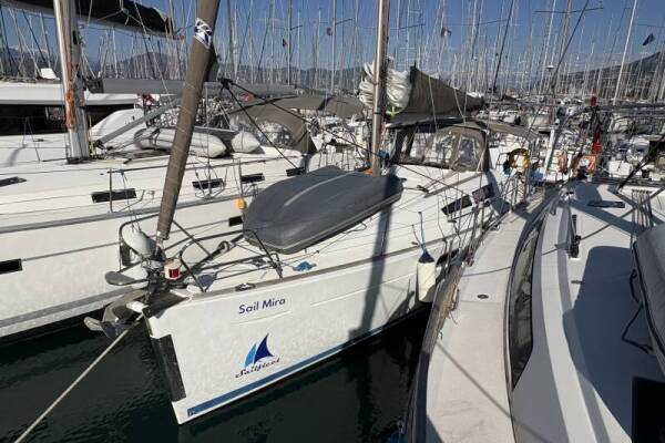 Sun Odyssey 36i Sail Mira