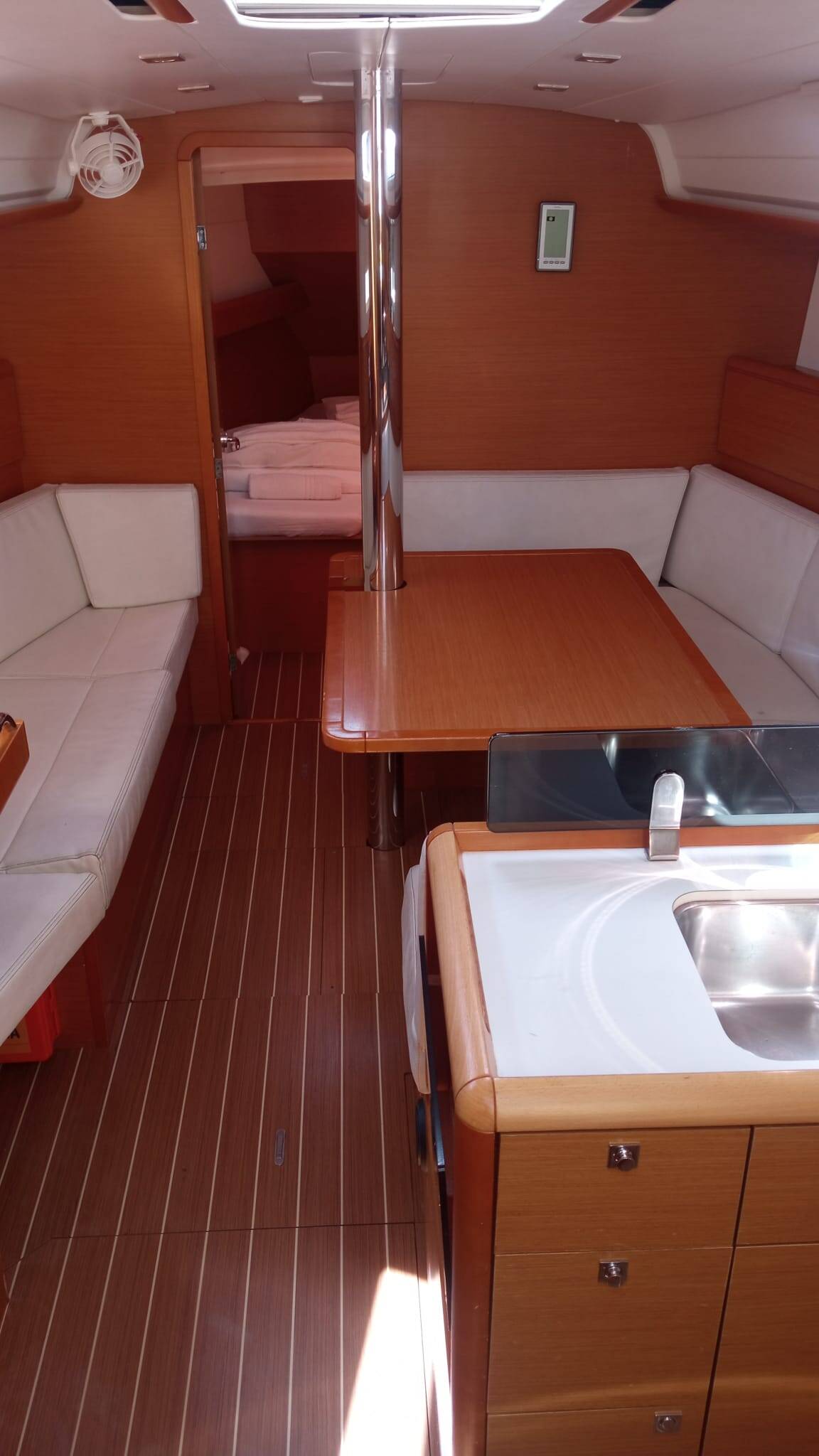 Sun Odyssey 379 talelli